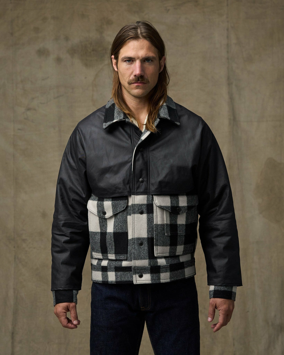 Men Filson Mackinaw Wool Caped Jacket - Natural Black Plaid / Navy