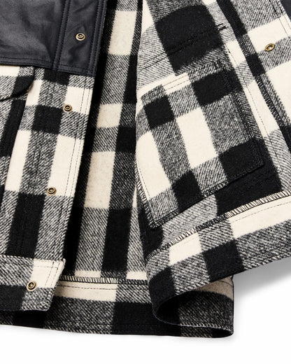 Men Filson Mackinaw Wool Caped Jacket - Natural Black Plaid / Navy