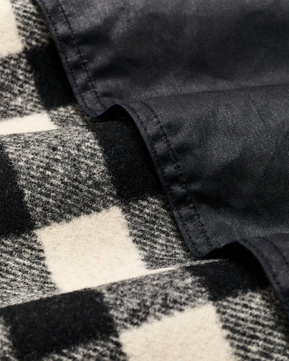 Men Filson Mackinaw Wool Caped Jacket - Natural Black Plaid / Navy