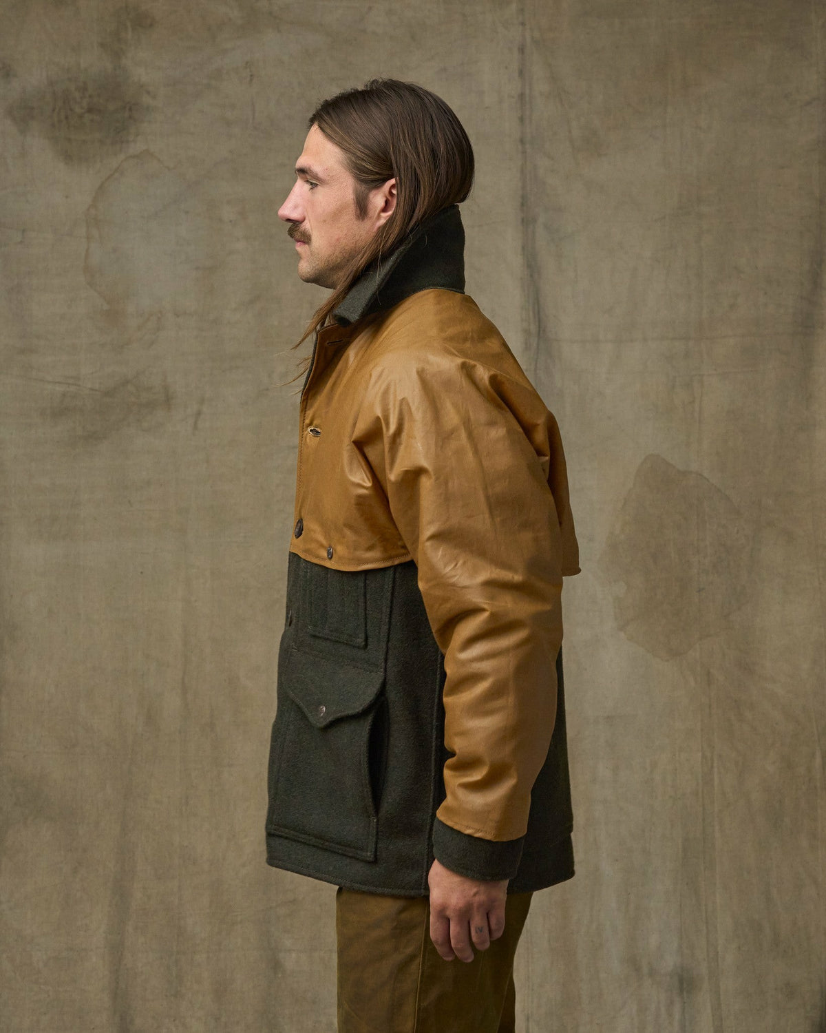 Men Filson Mackinaw Wool Caped Cruiser Jacket - Peat Black / Dark Tan