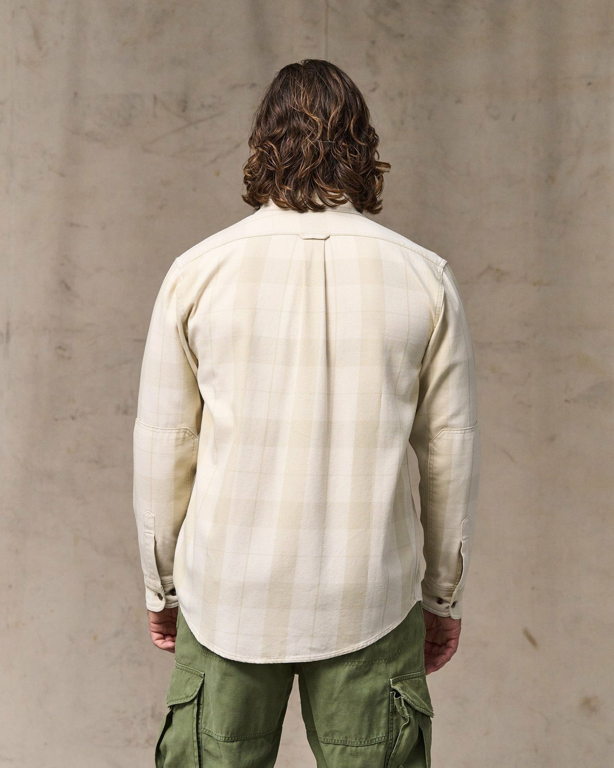 Men Filson Vintage Wash Alaskan Guide Shirt - Sand / Stone Plaid