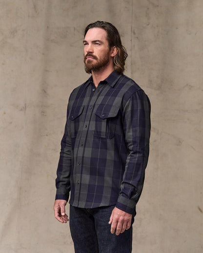 Men Filson Vintage Wash Alaskan Guide Shirt - Indigo / Faded Black