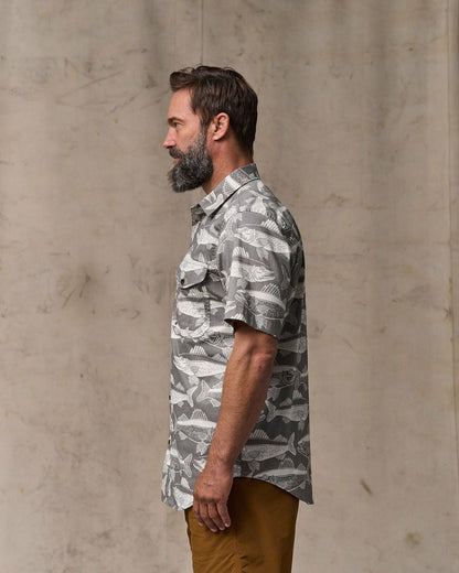 Men Filson Twin Lakes Short Sleeve Sport Shirt - Beluga / Print