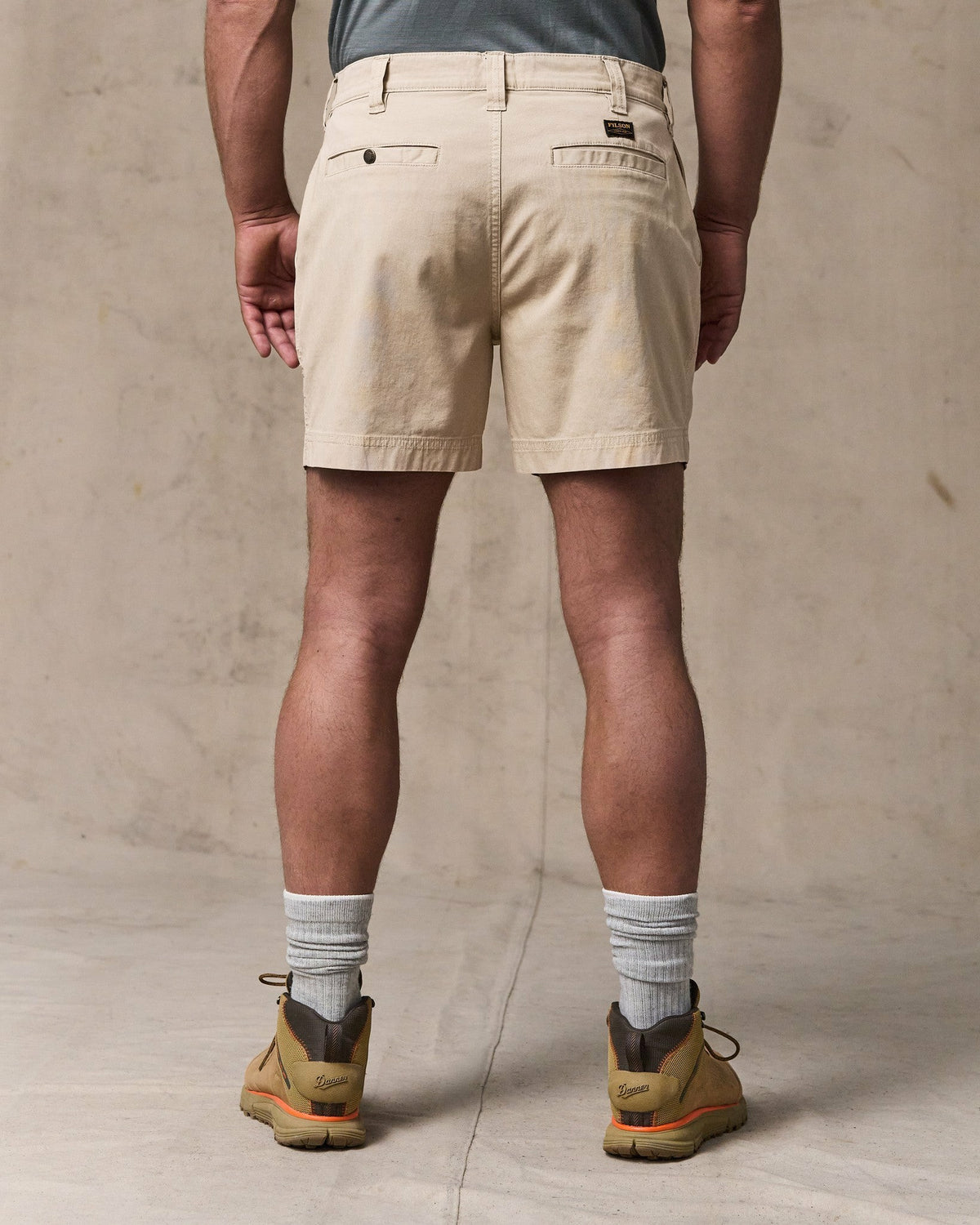 Men Filson Granite Mountain 6" Shorts - Buck Tan