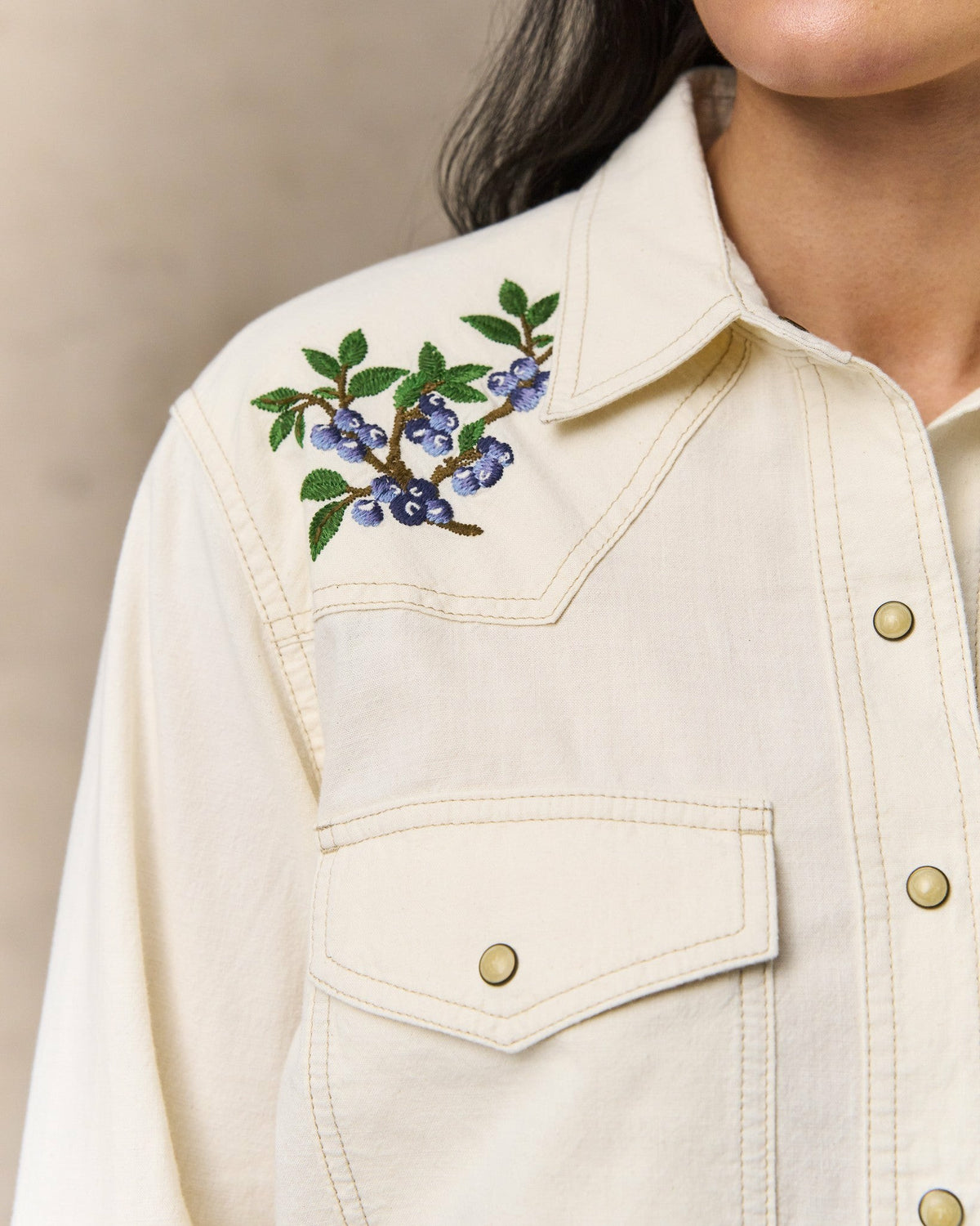 Women Filson Women's Embroidered Western Shirt - Natural Seed