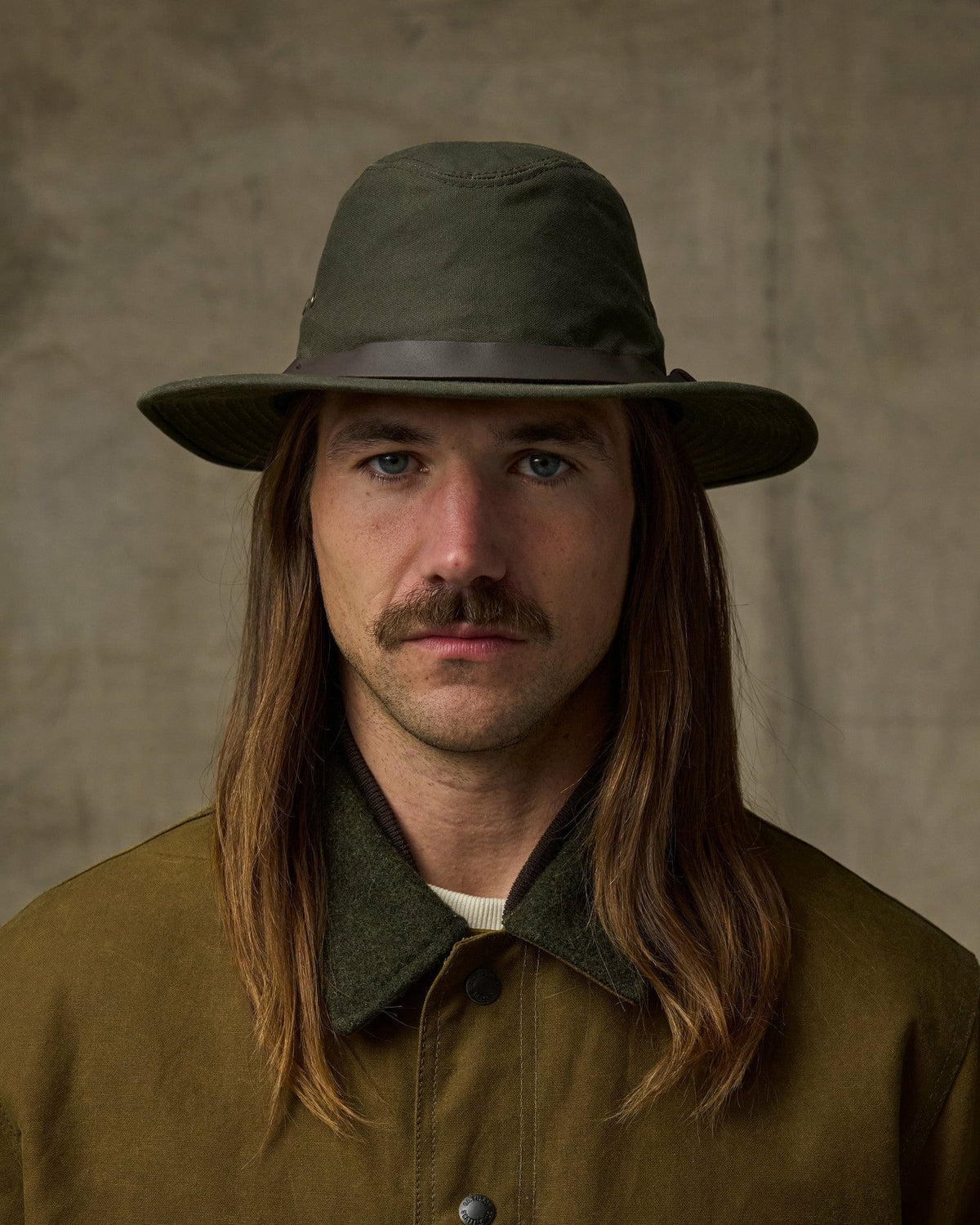 Gear Filson Waxed Canvas Packer Hat
