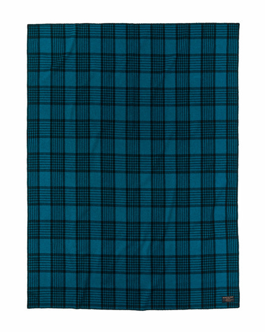 Gear Filson Mackinaw Wool Blanket - Blue / Black Plaid